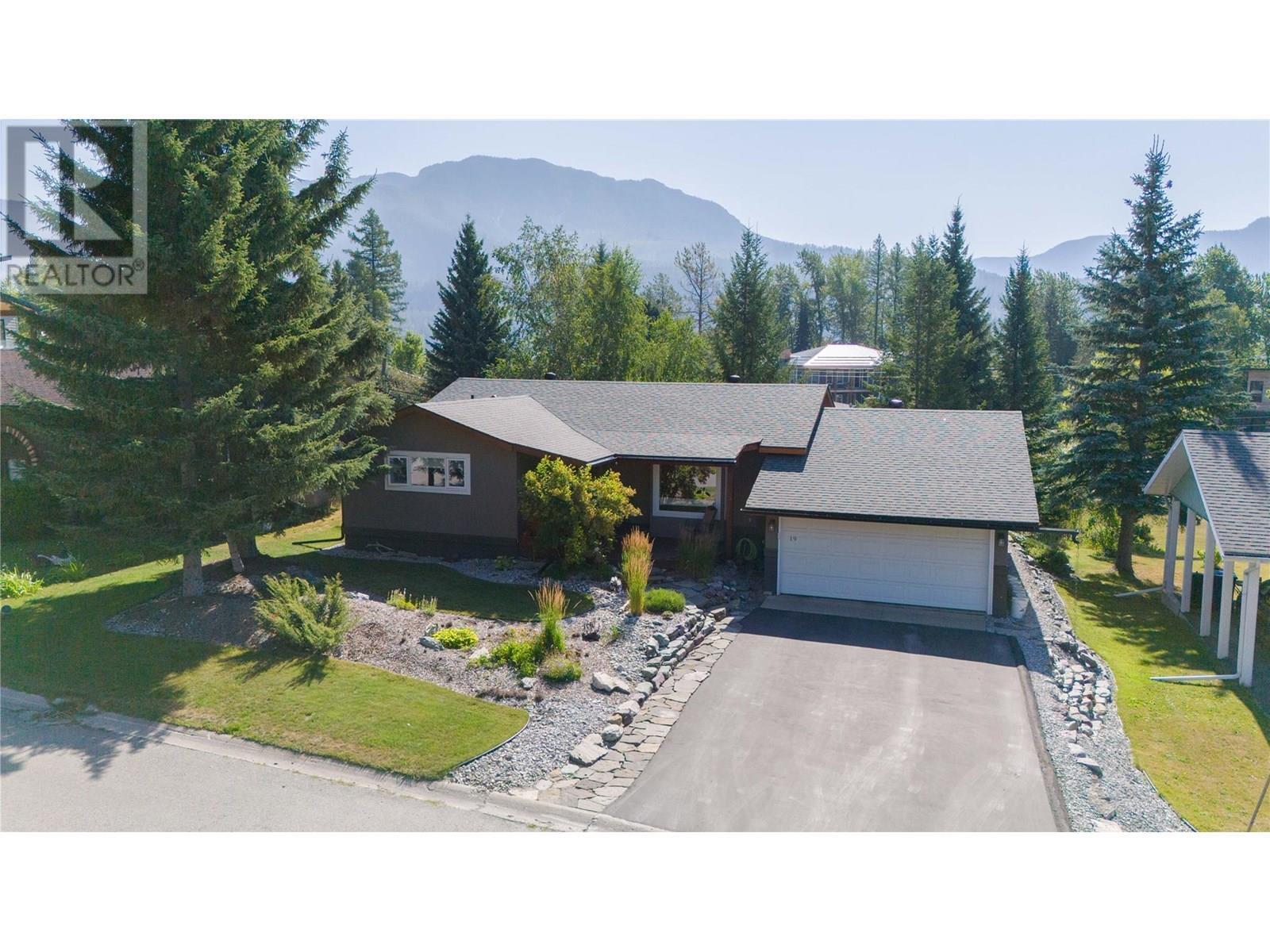 19 Aspen Crescent  Fernie BC V0B 1M5 photo
