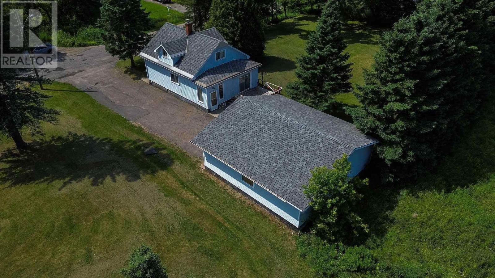 Photo de la propriété: 384 Laurier Ave ON P6C 5J5