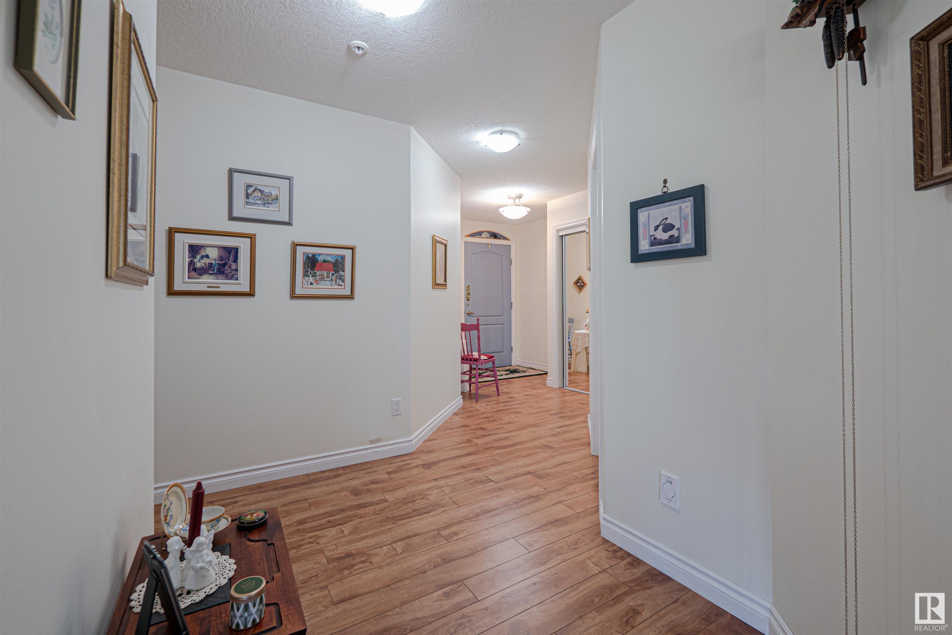 Photo de la propriété: 9995 93 Avenue 212 AB T8L 1N5