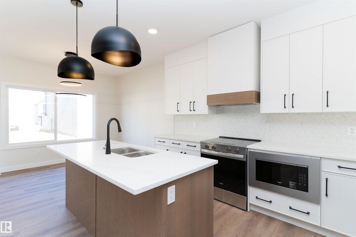 Property Photo:  3036 Dixon Landing SW  AB T6W 5L2 