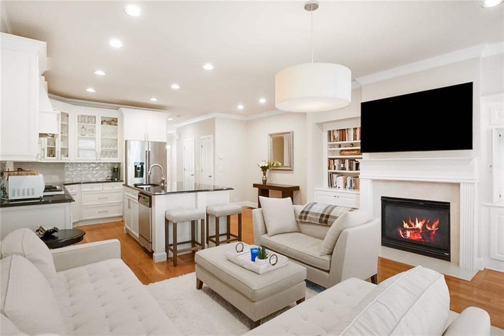 Property Photo: 10860 Ellicot Way GA 30022