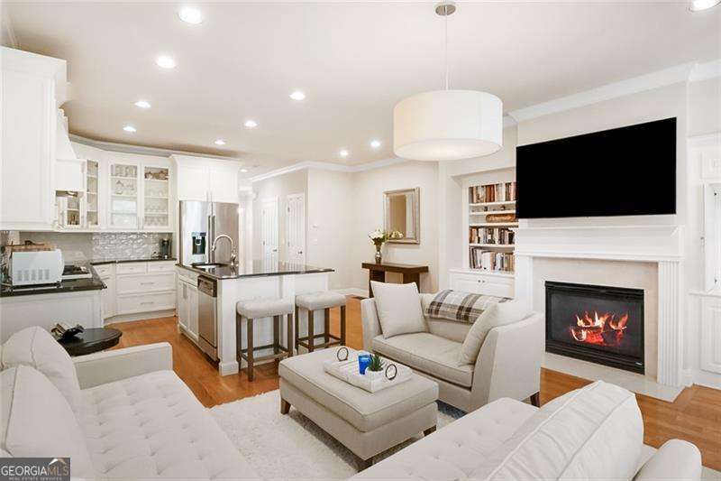 Property Photo: 10860 Ellicot Way GA 30022