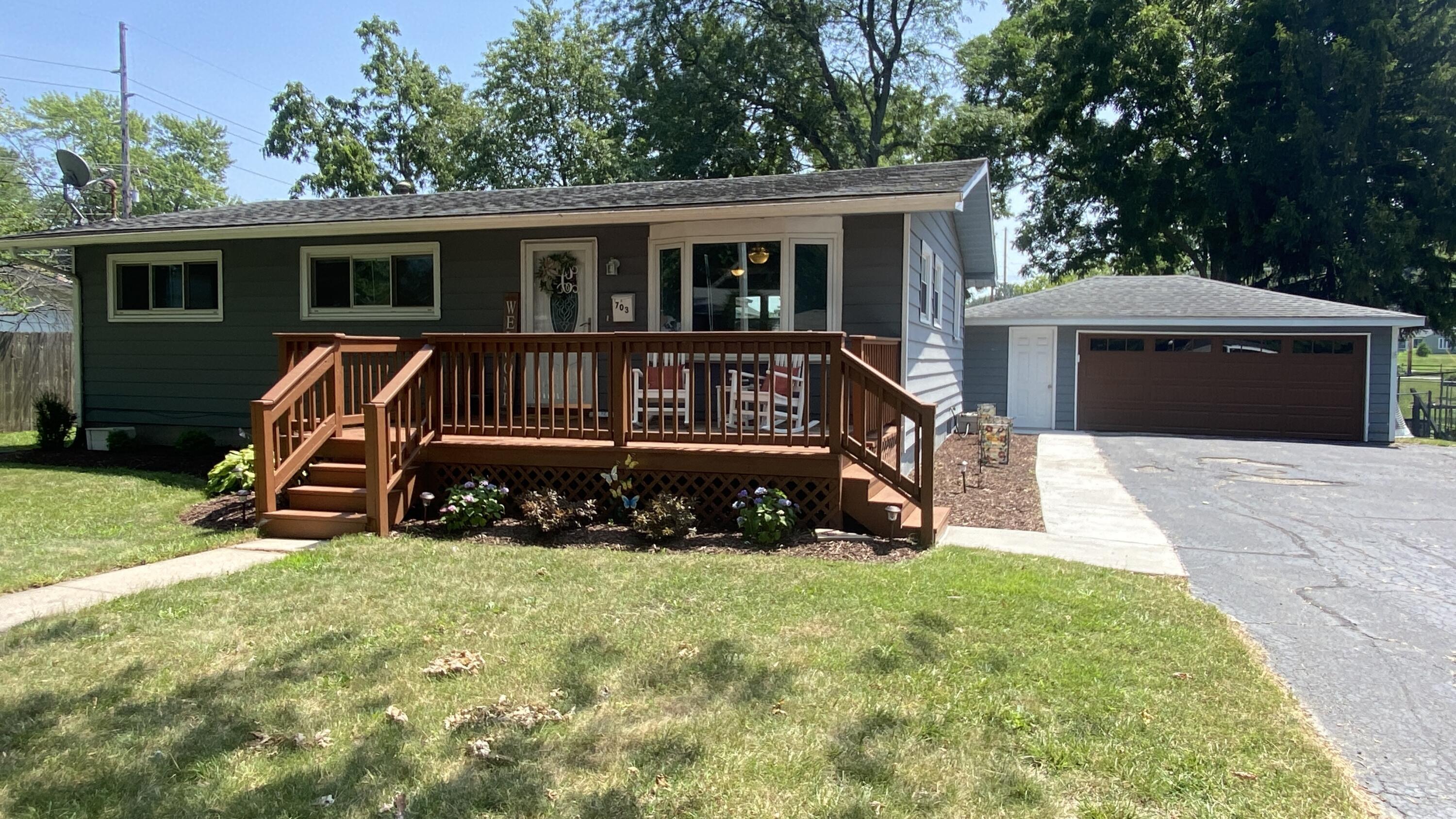 Property Photo: 703 W North Street IN 46307