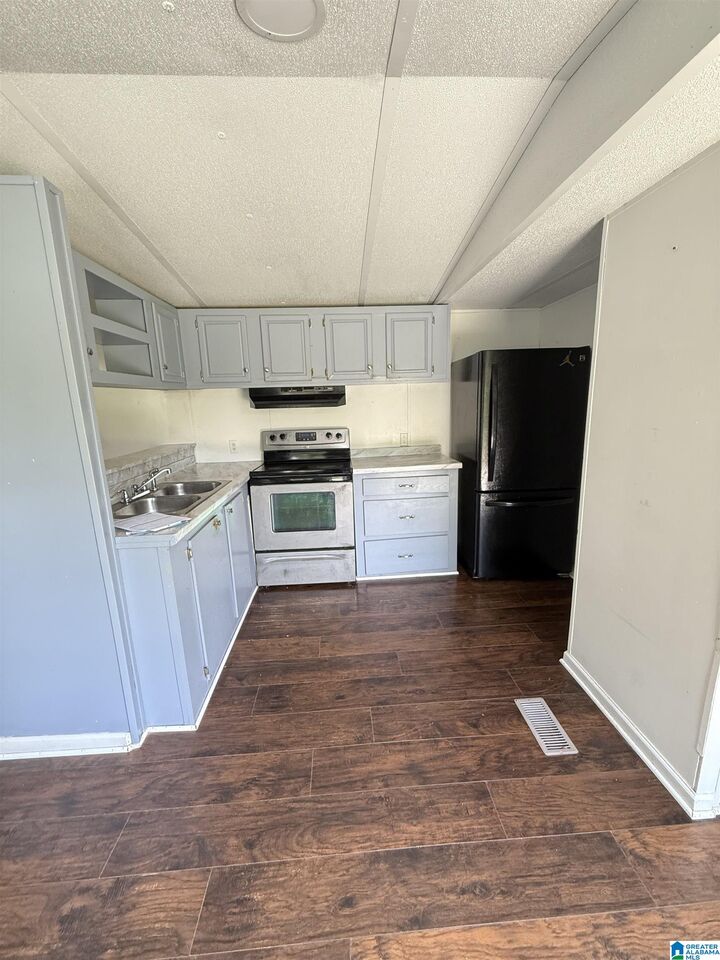 Property Photo:  45 County Road 851  AL 35045 