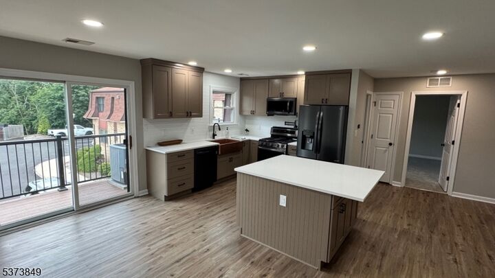 Property Photo: 1408 Normandy Ct 1408 NJ 08822