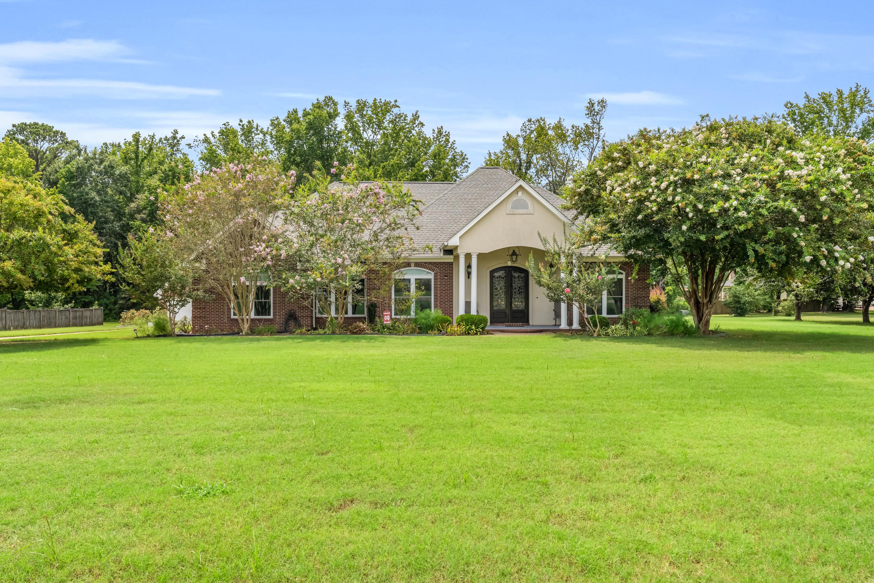 76 Cobblestone Dr  Caledonia MS 39740 photo