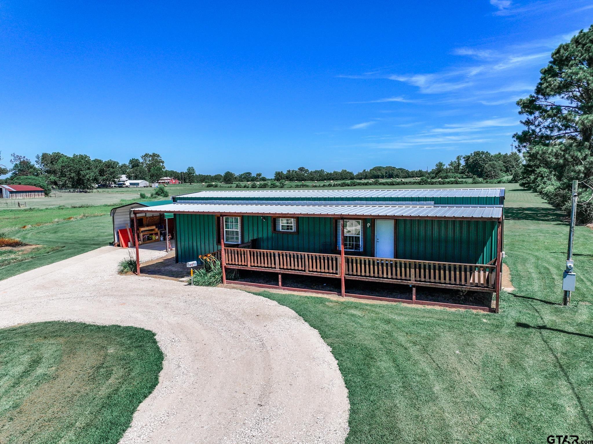 Property Photo:  840 W Fm 515  TX 75494 