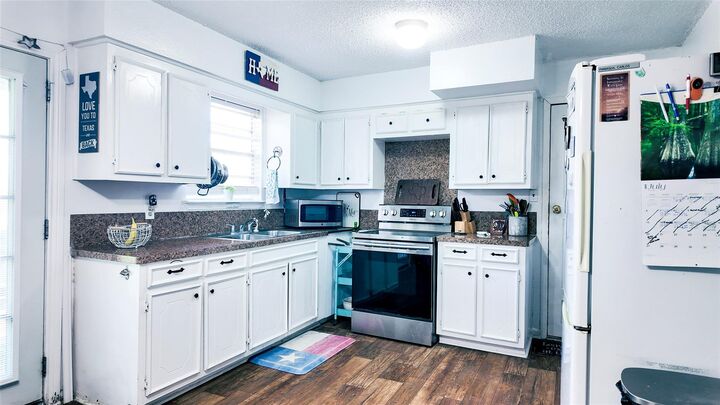 Property Photo:  128 Hutson Lane  TX 77422 