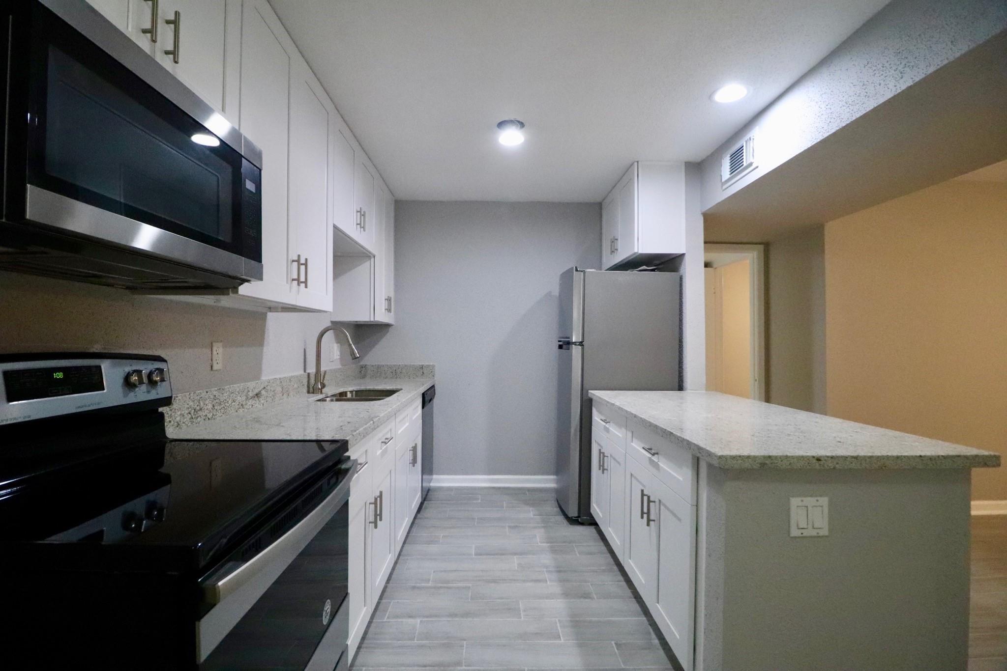 Property Photo: 5929 Queensloch Drive 235 TX 77096