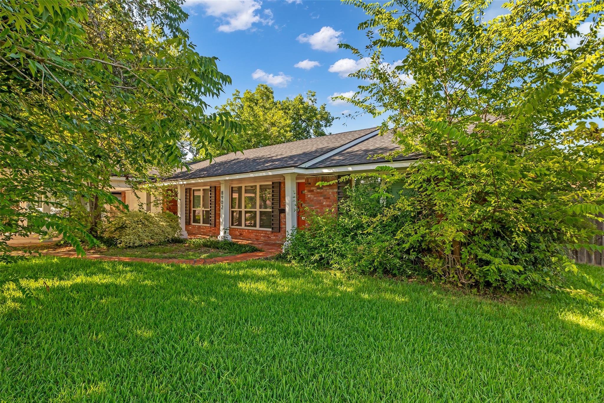 Property Photo: 8902 Theysen Drive TX 77080