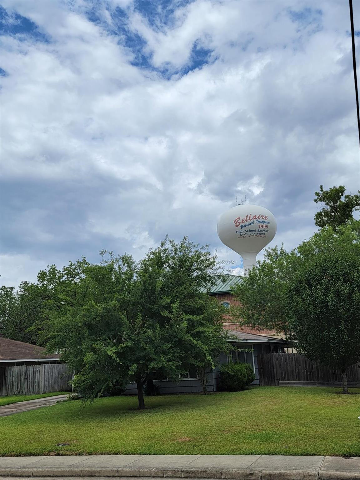 Property Photo: 5100 Aspen Street TX 77401
