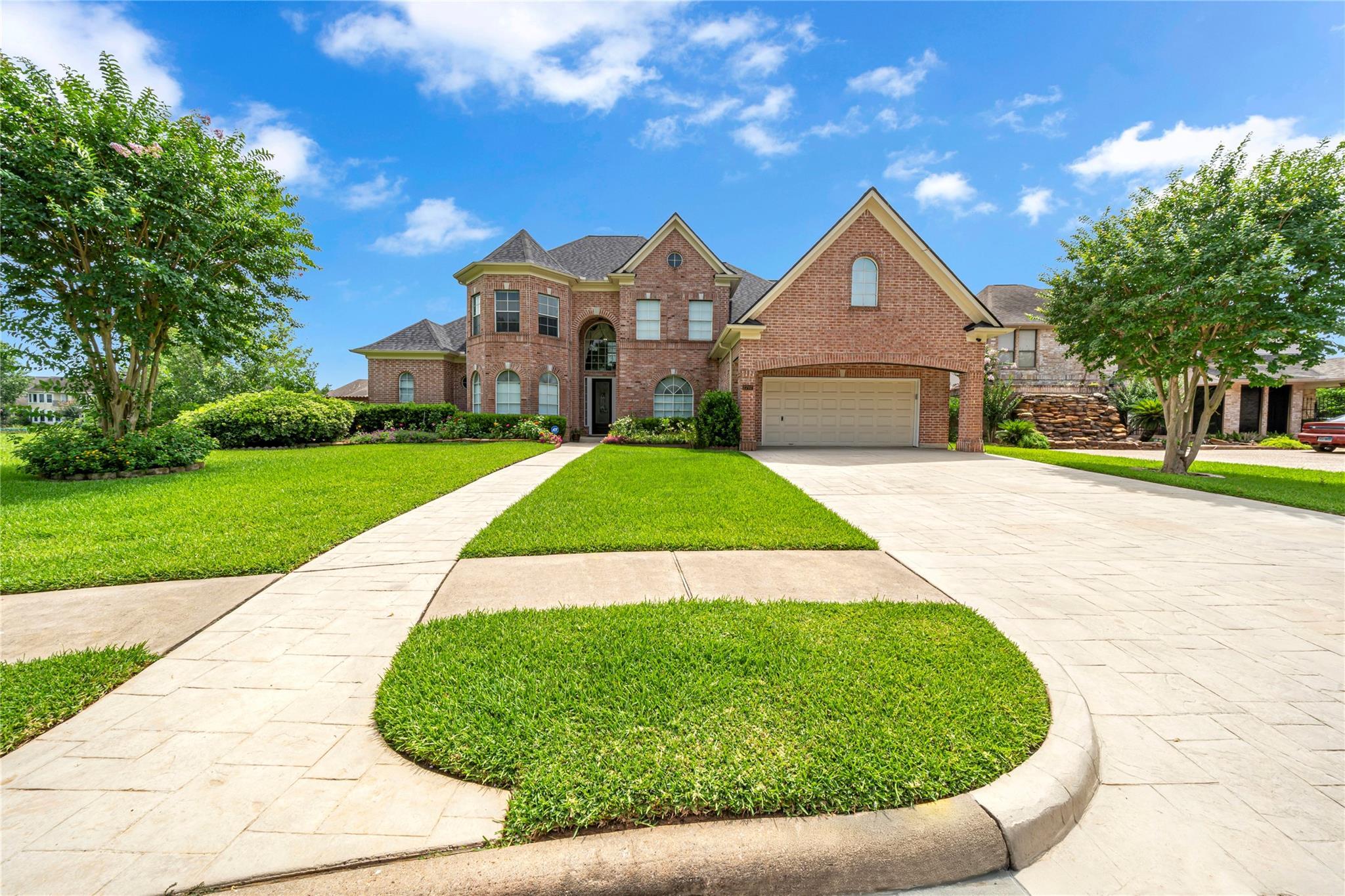 Property Photo: 2707 Pond Brook Place TX 77459
