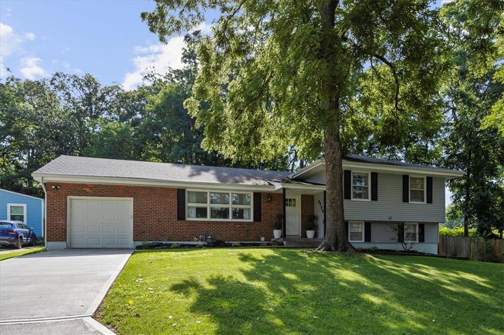 Property Photo: 3729 N Walnut Street MO 64116