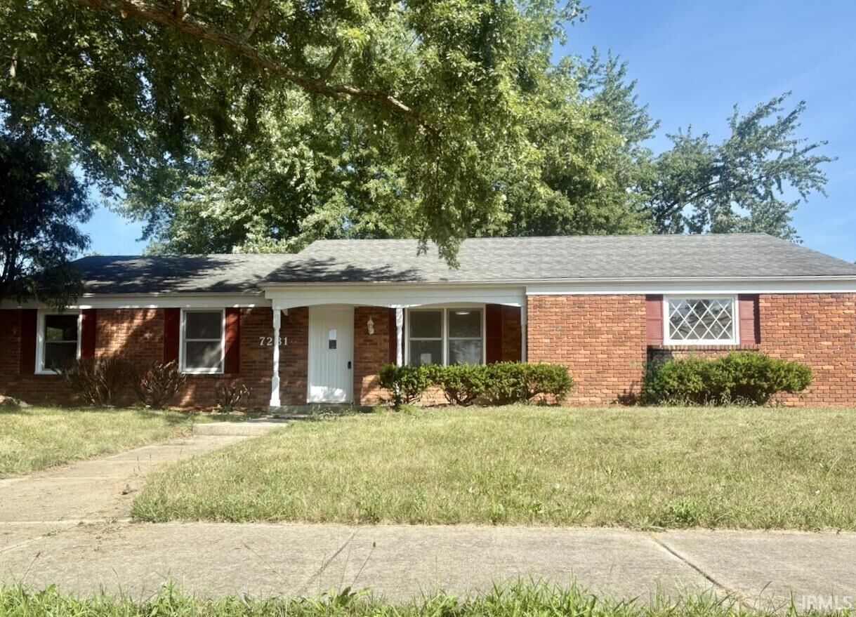 Property Photo: 7231 Treverton Drive IN 46816-2245