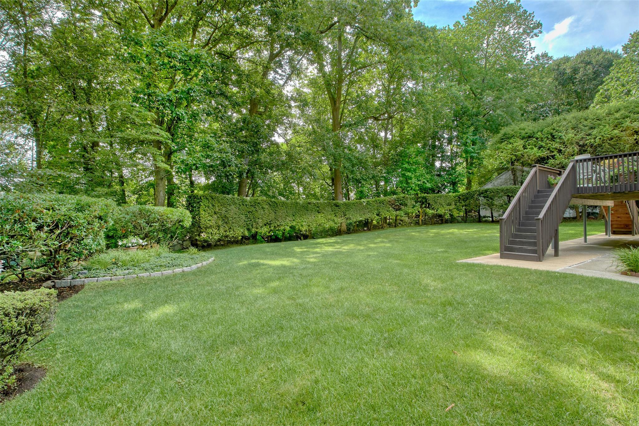 Property Photo:  13 Colonial Lane  NY 10595 