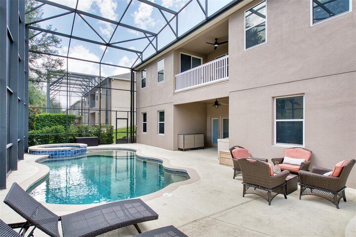 Property Photo: 1000 Glenraven Lane FL 34711