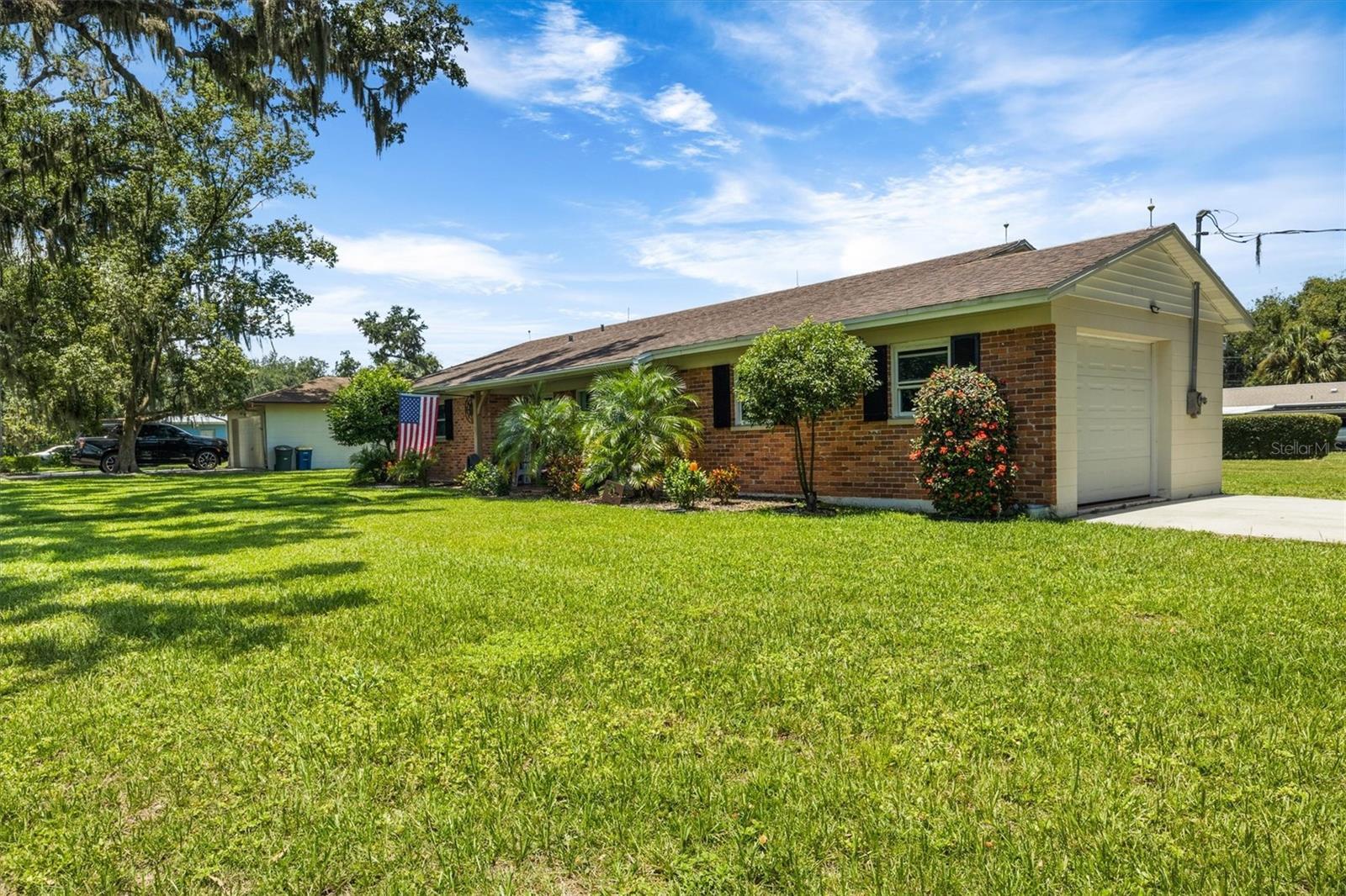 Property Photo: 2180 E Main Street FL 33830
