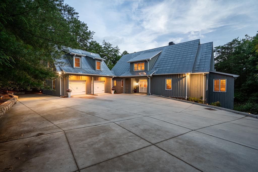 Property Photo: 236 S Watts Pl GA 30512