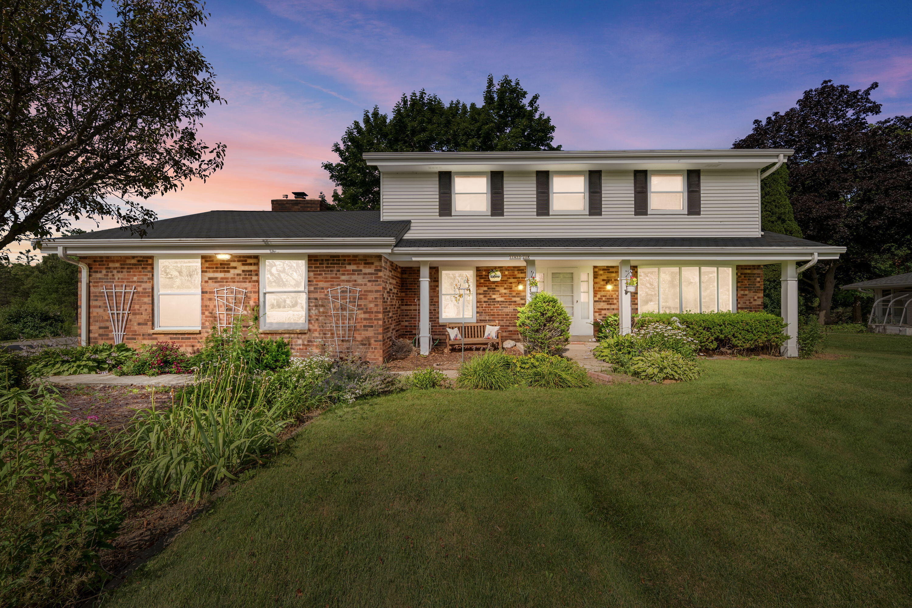 Property Photo:  11433 N Oriole Ln  WI 53092 