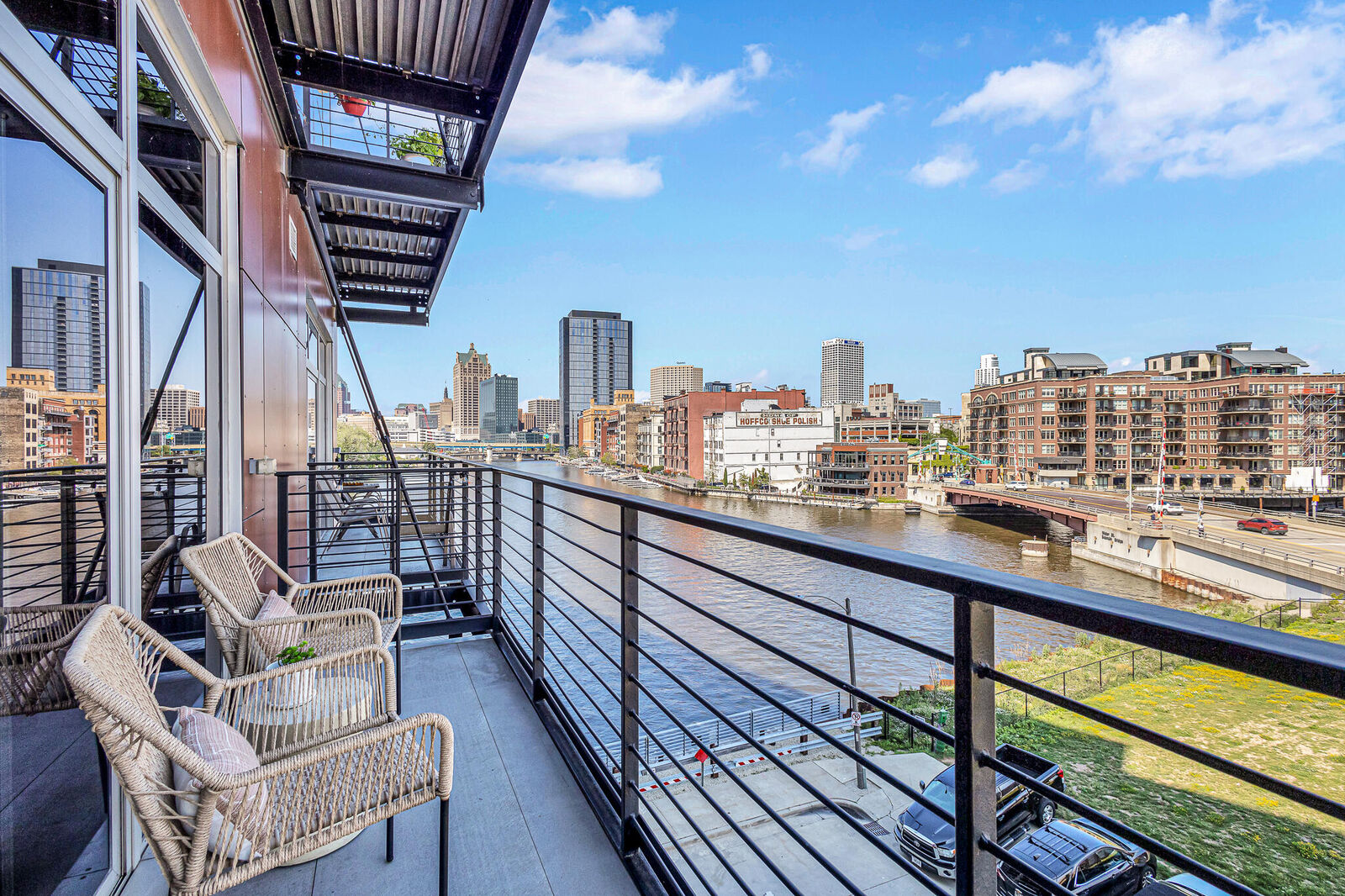 Property Photo:  106 W Seeboth St 406  WI 53204 