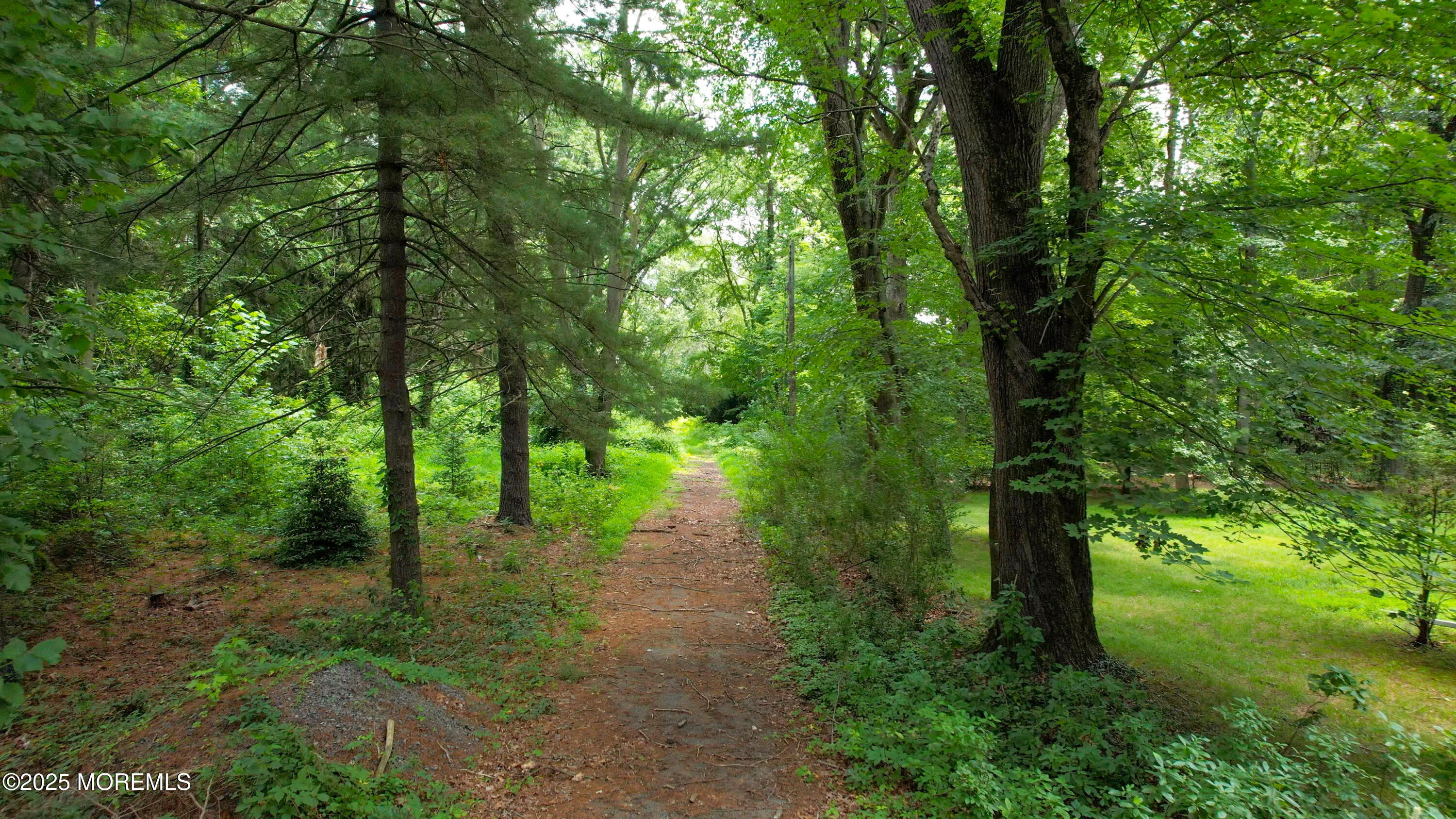 Property Photo:  169 Applegarth Road  NJ 08831 