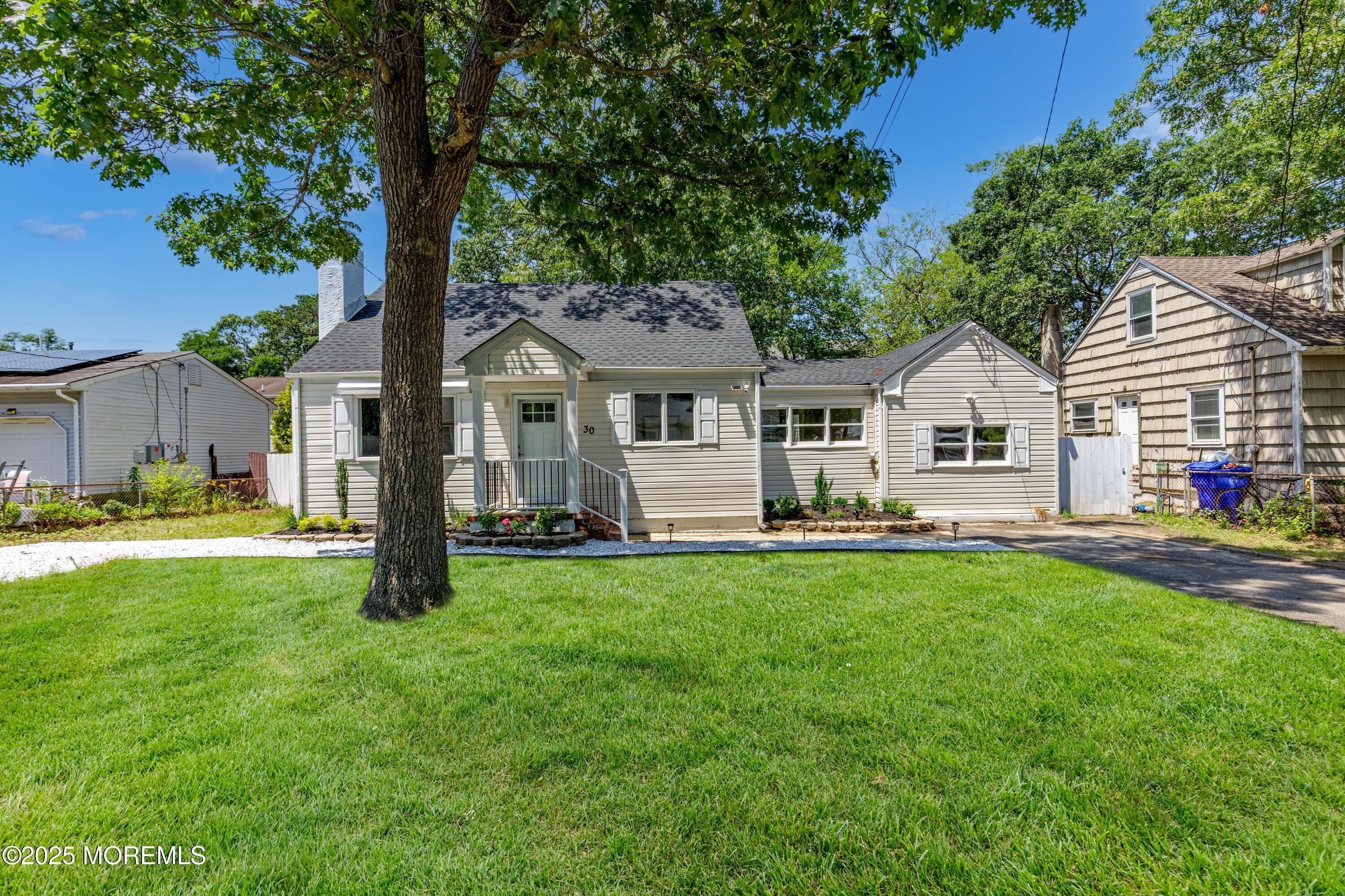 Property Photo:  30 Stuyvesant Road  NJ 08723 