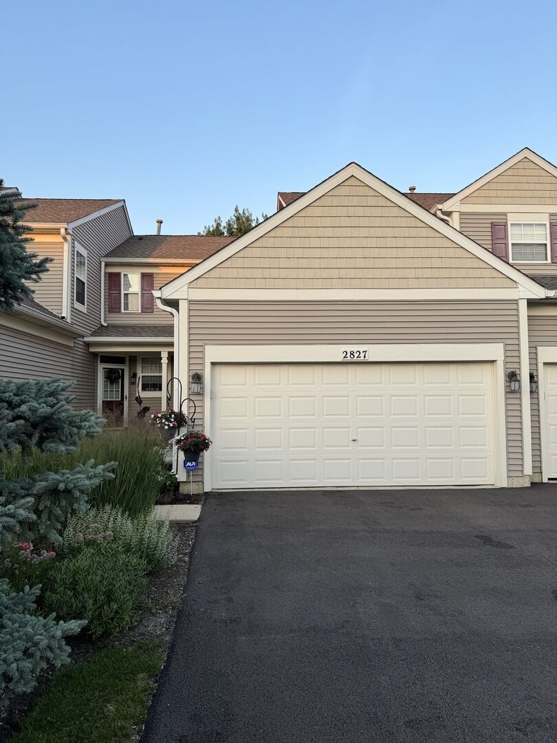 Property Photo:  2827 White Thorn Circle  IL 60564 