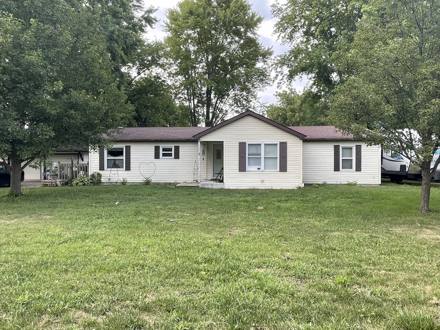 Property Photo: 209 E North Street IL 60424