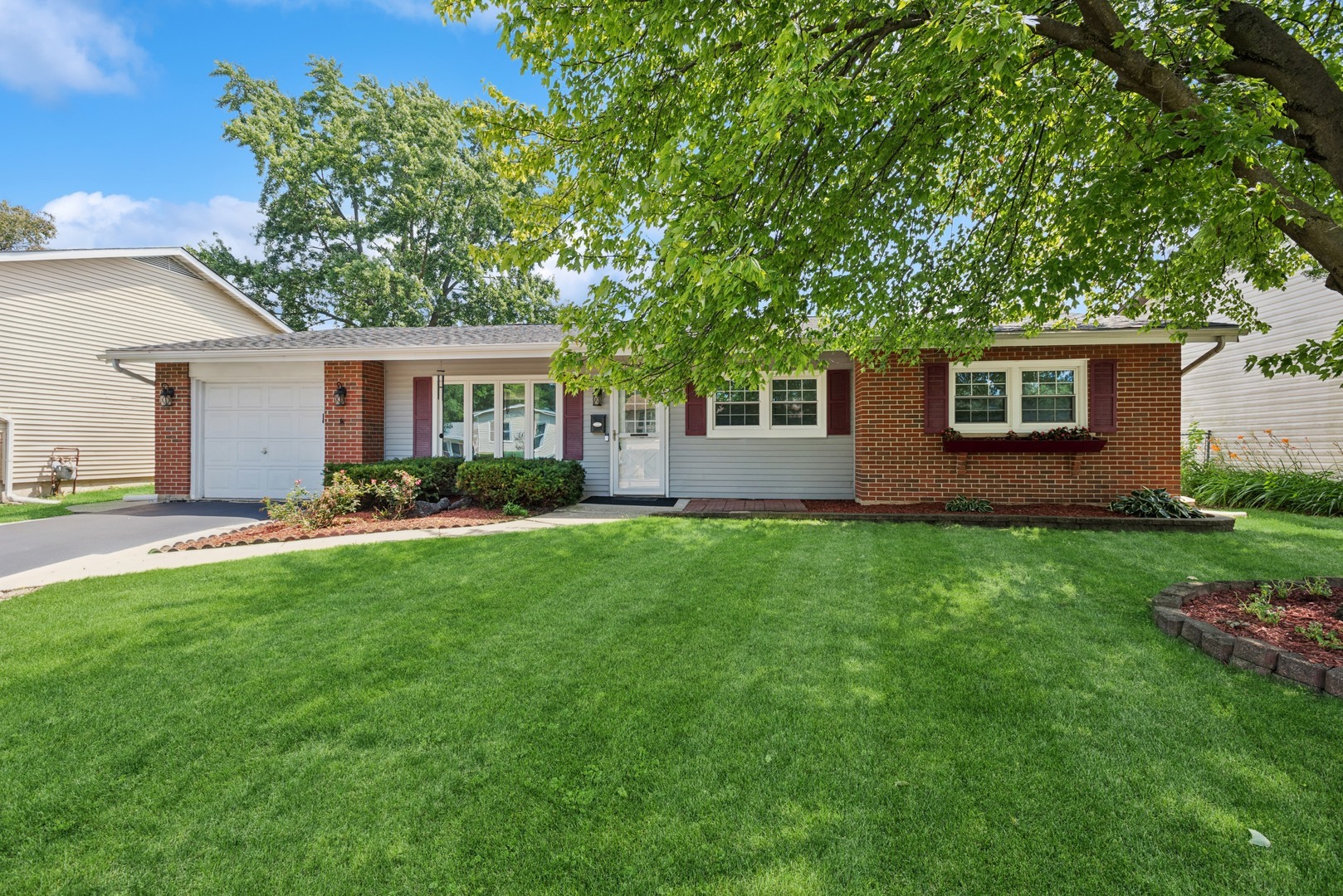 Property Photo:  7325 Northway Drive  IL 60133 
