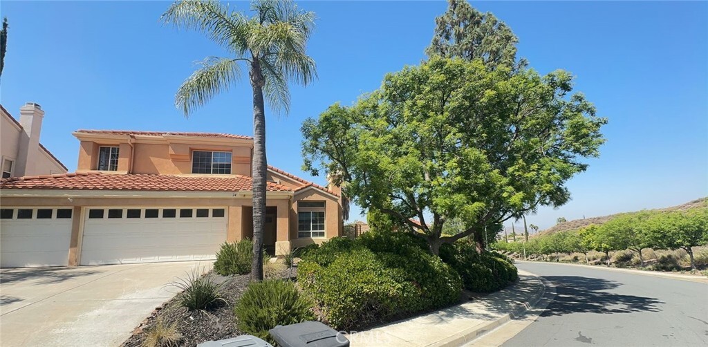 Property Photo: 24 Bella Lucia CA 92532