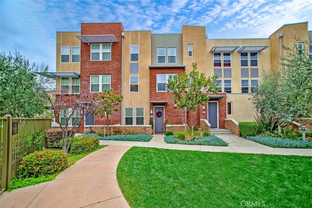 Property Photo: 12 Citadel Drive Dr204 CA 92656