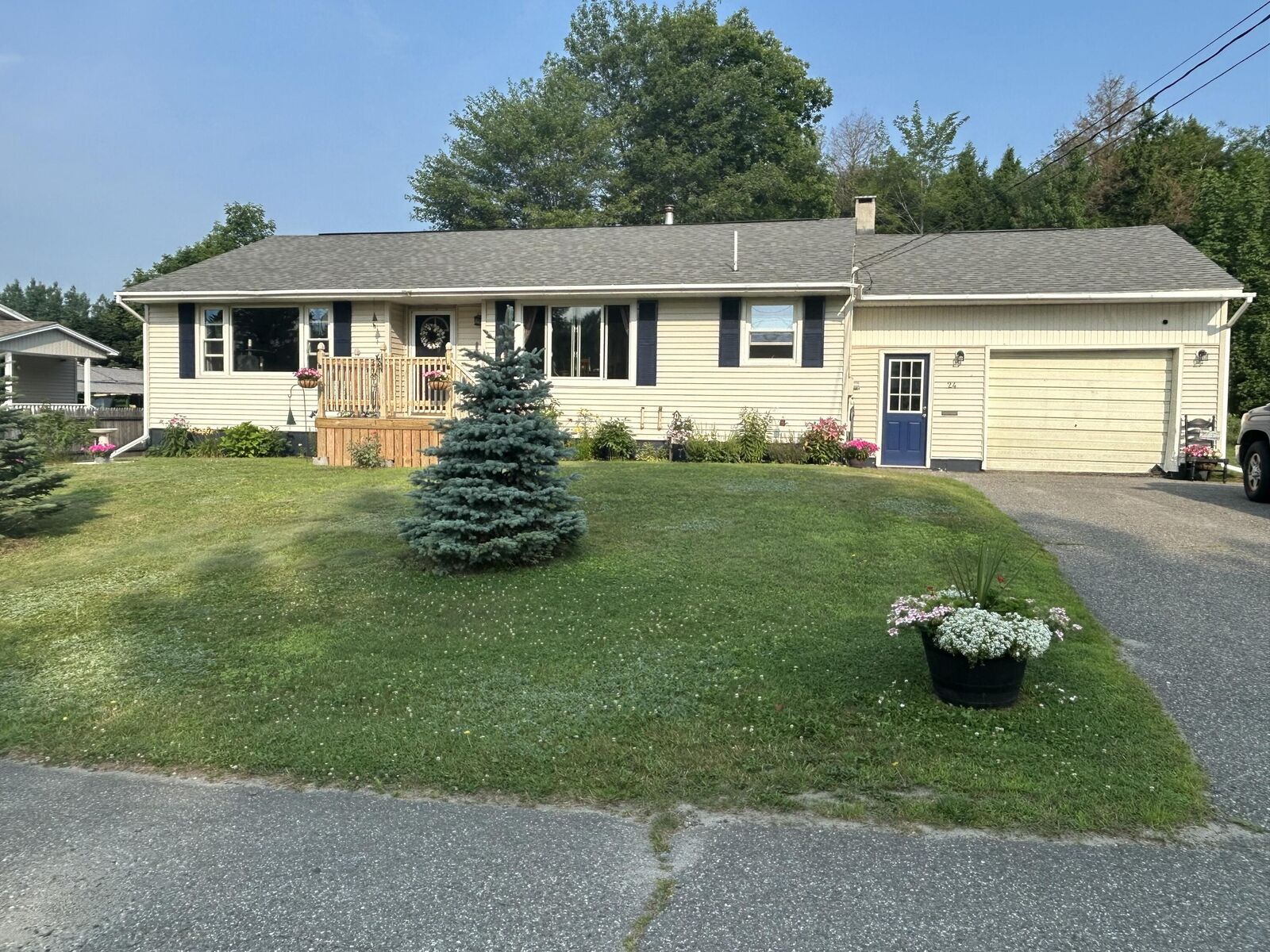 Property Photo:  24 Western Avenue  ME 04430 