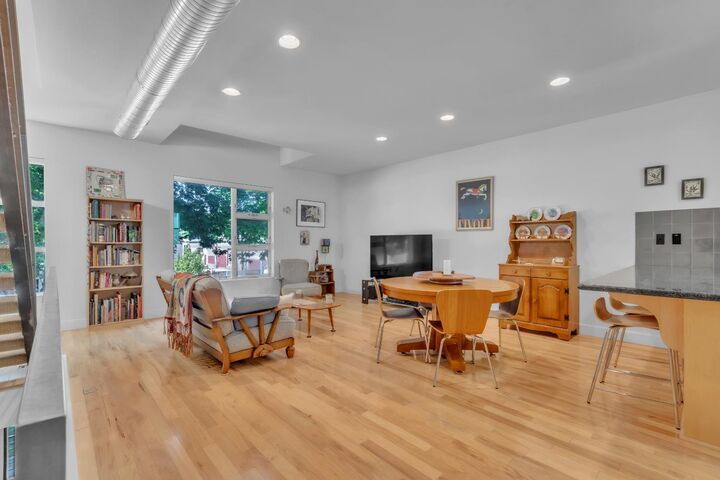 Property Photo:  1719 6th Street  CA 95811 