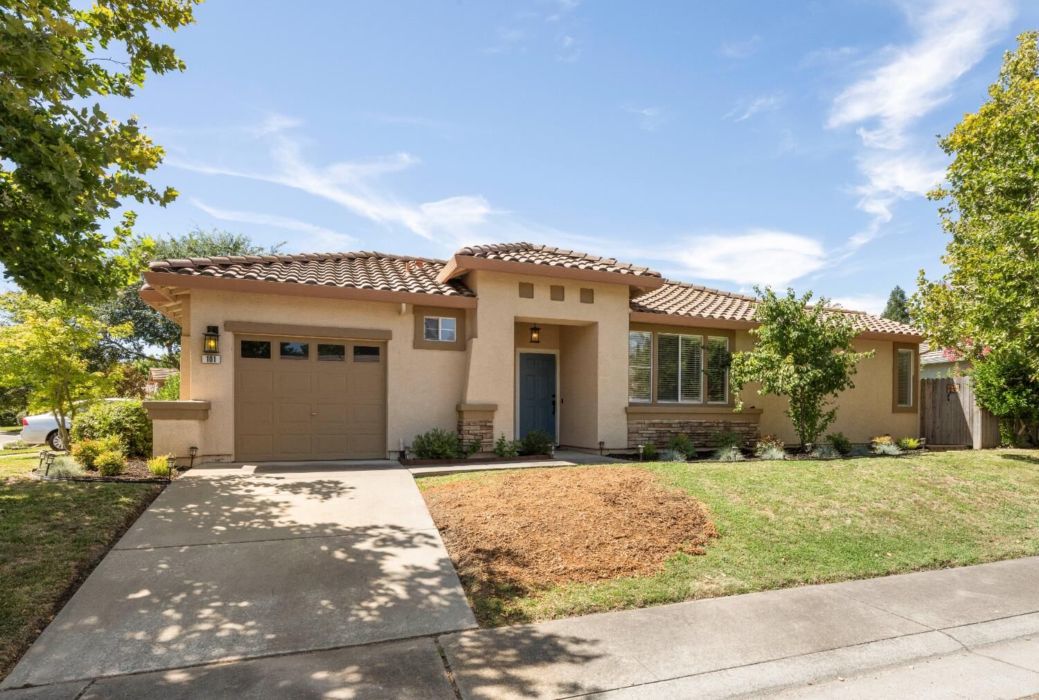 Property Photo:  101 Ledbury Court  CA 95747