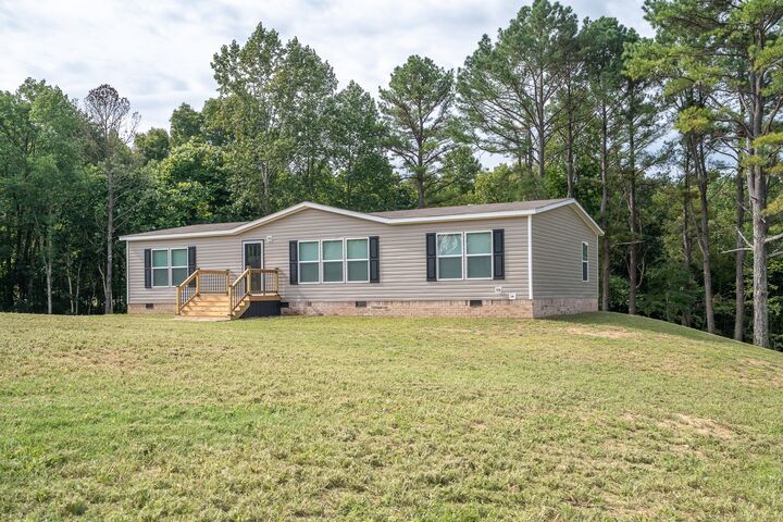 Property Photo: 389 Busby Rd TN 38469