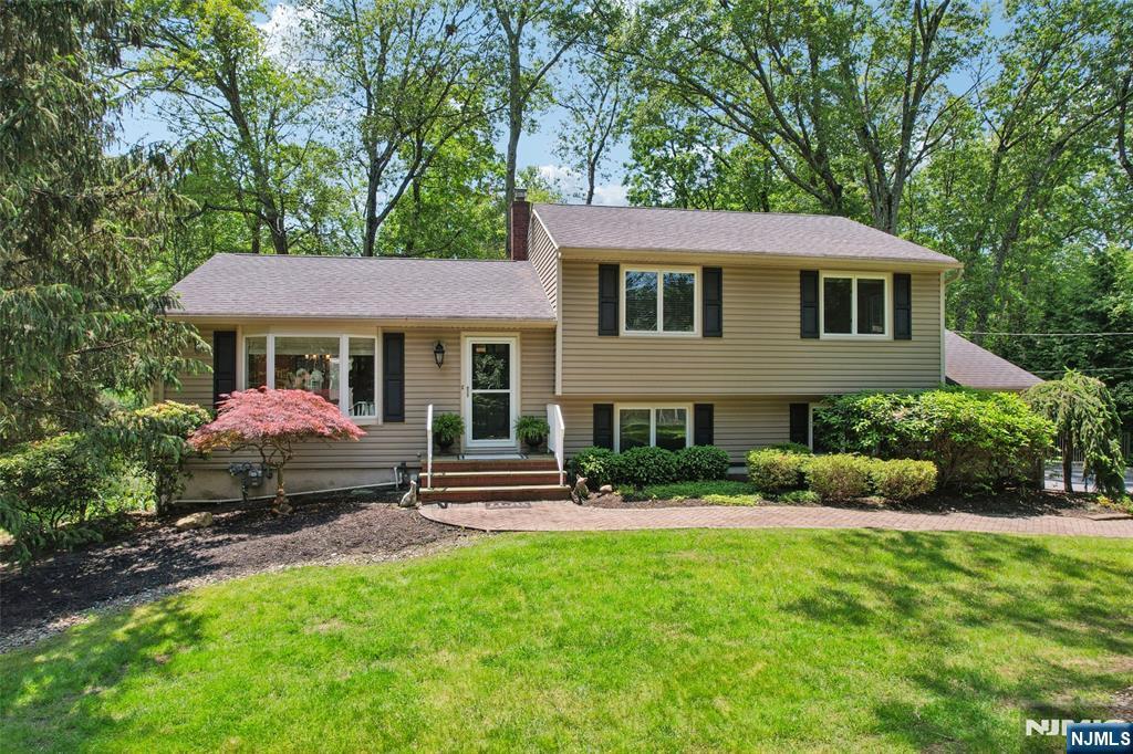 40 Fairhaven Drive  Allendale NJ 07401 photo
