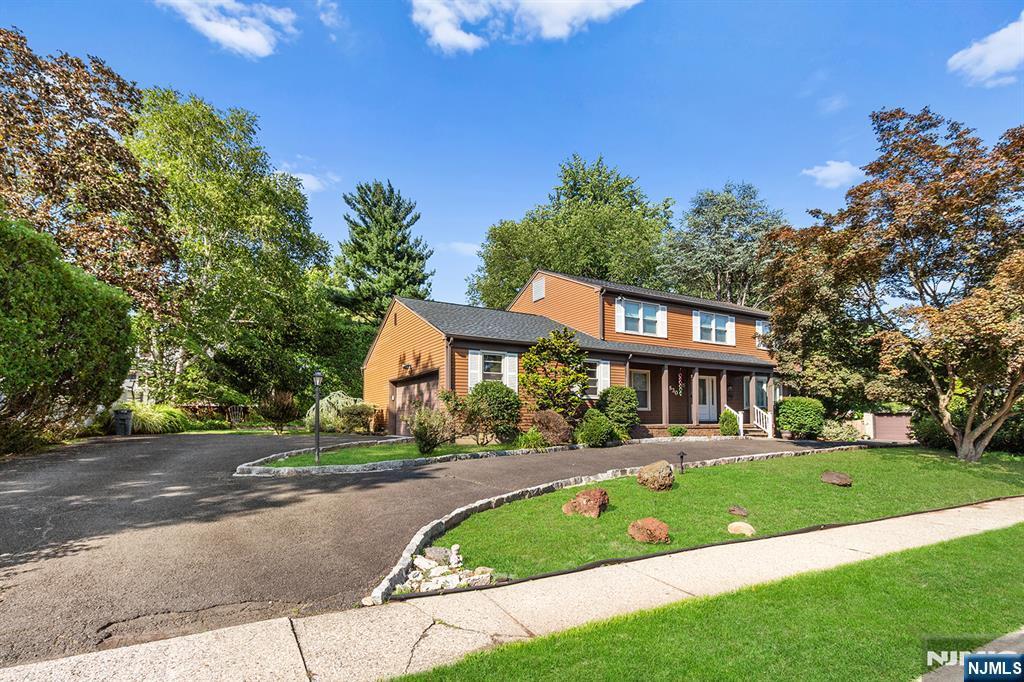 Property Photo: 830 Hennigar Place NJ 07649
