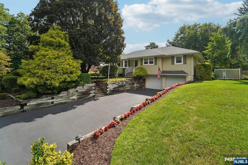 20 Nokomis Avenue  Oakland NJ 07436 photo