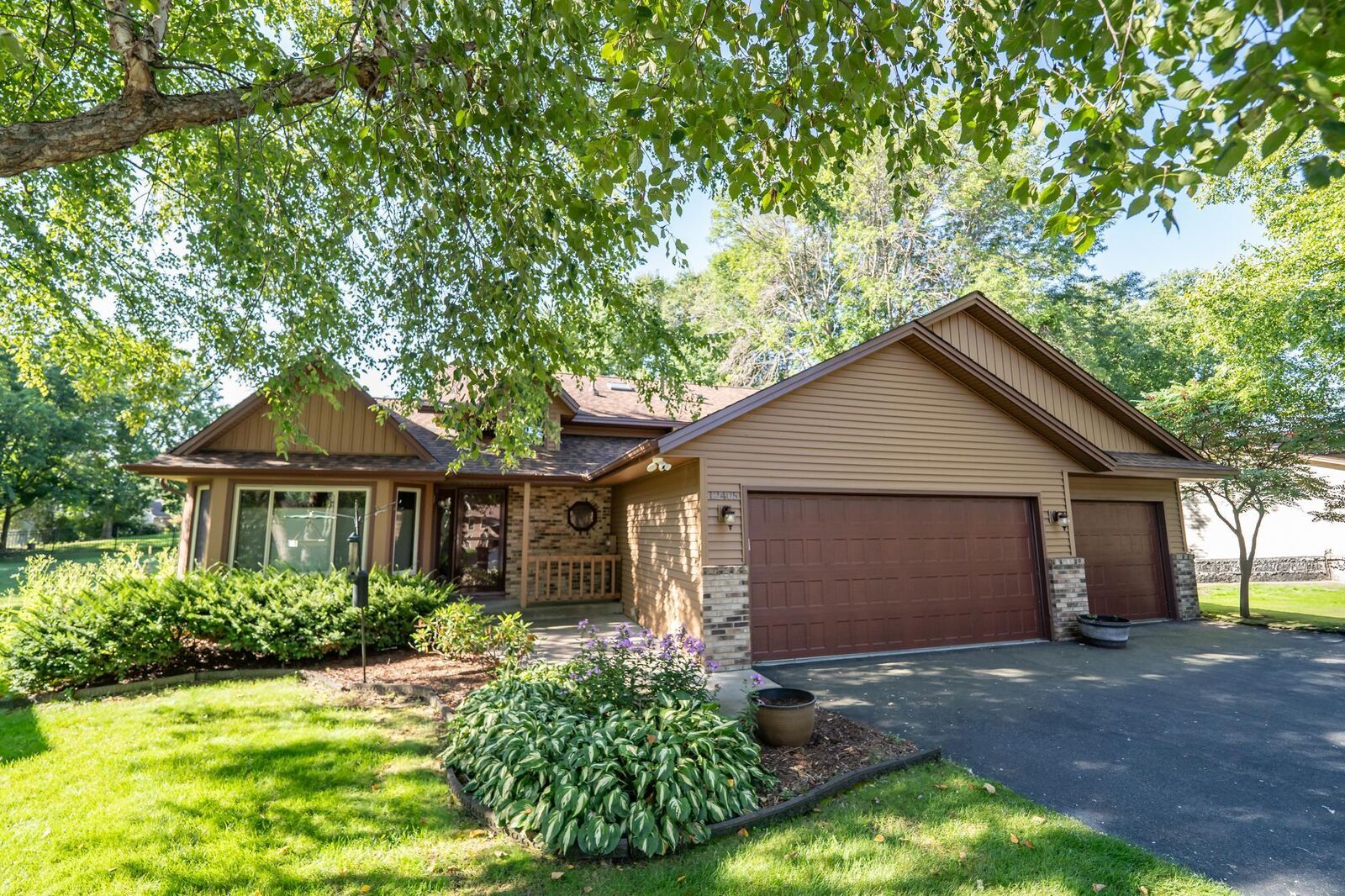 Property Photo: 12405 52nd Avenue N MN 55442