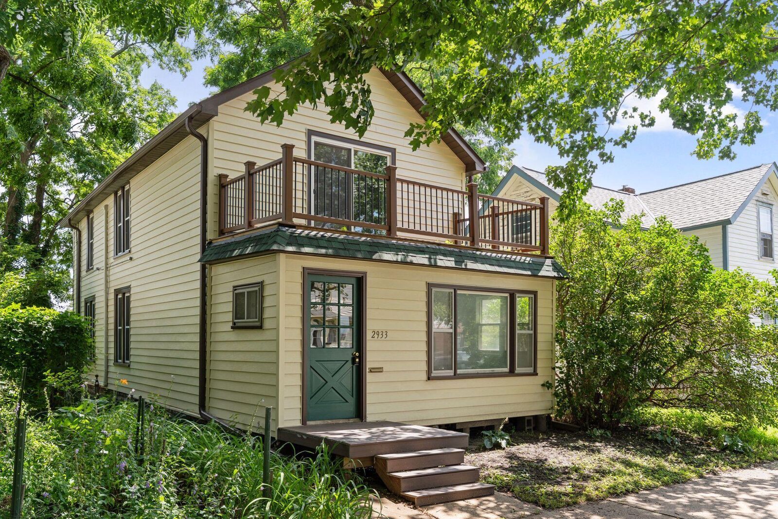 Property Photo:  2933 30th Avenue S  MN 55406 