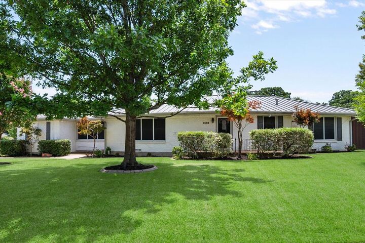 Property Photo:  1336 Ridgewood Terrace  TX 76012 