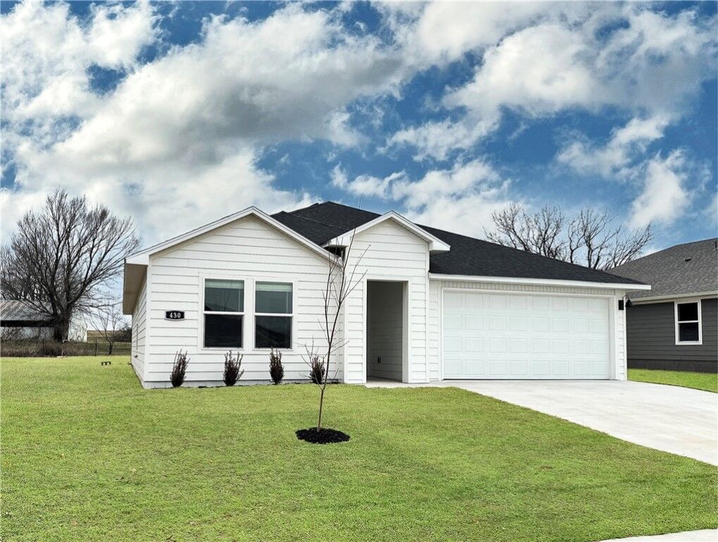 Property Photo:  541 Shepherd Street  AR 72753 