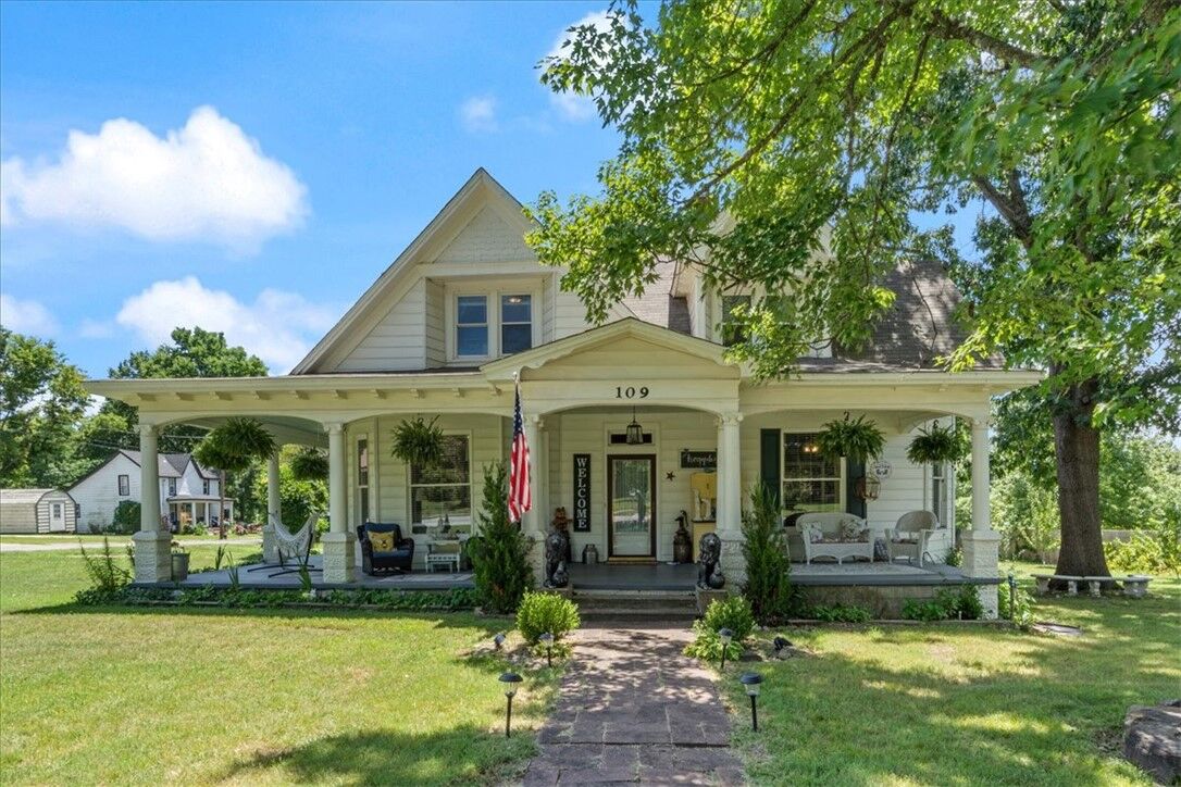 Property Photo:  109 E Bush Street  AR 72753 