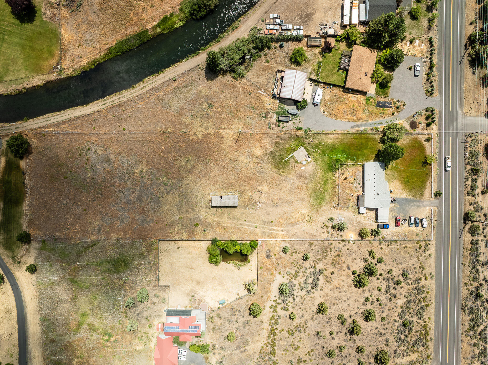 Property Photo: 61806 Ward Road OR 97702