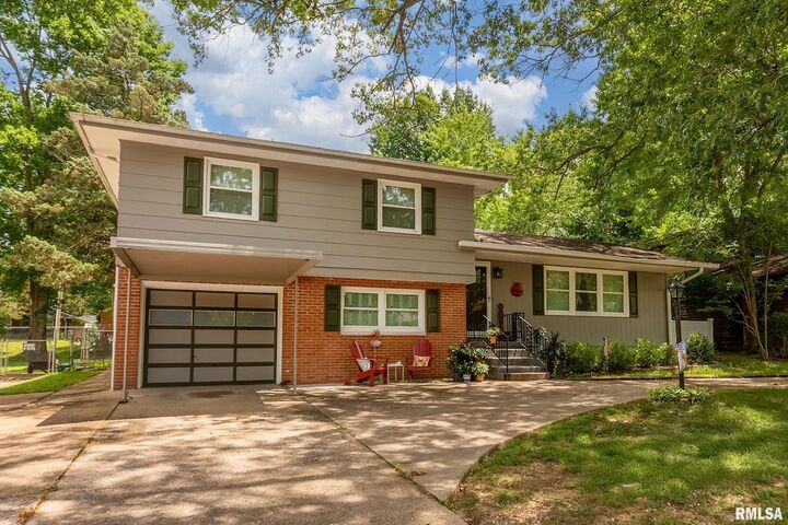 Property Photo:  905 S Glenview Drive  IL 62901 