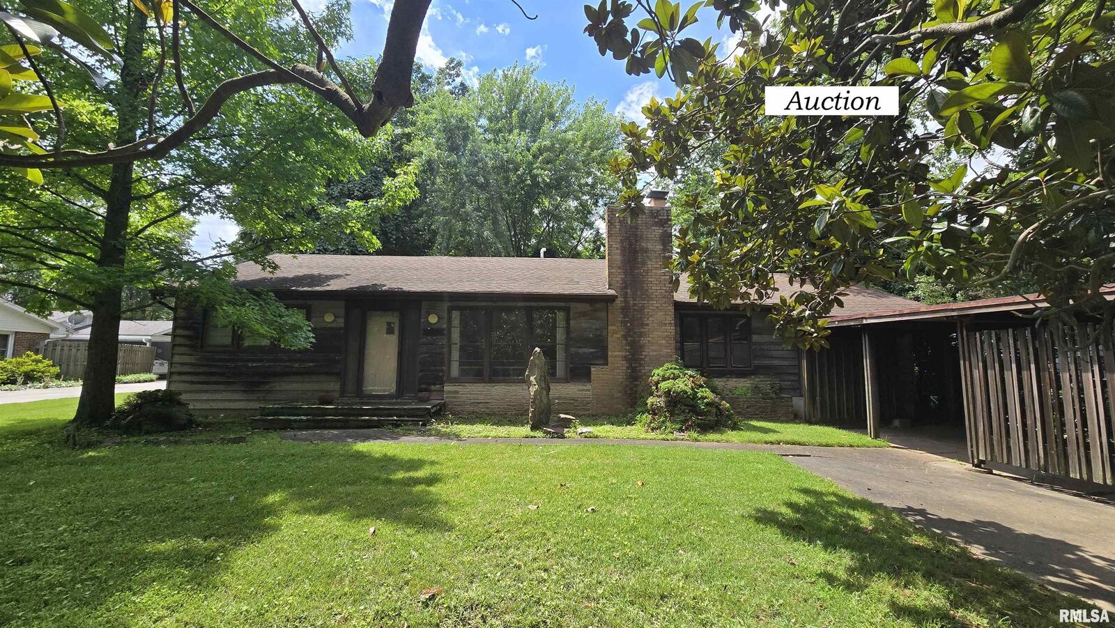 Property Photo:  1004 Taylor Drive  IL 62901 