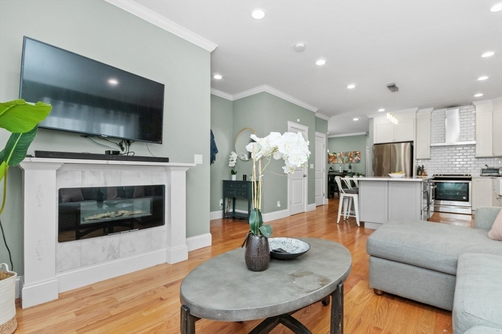 Property Photo: 87 Sunnyside St 87 MA 02136