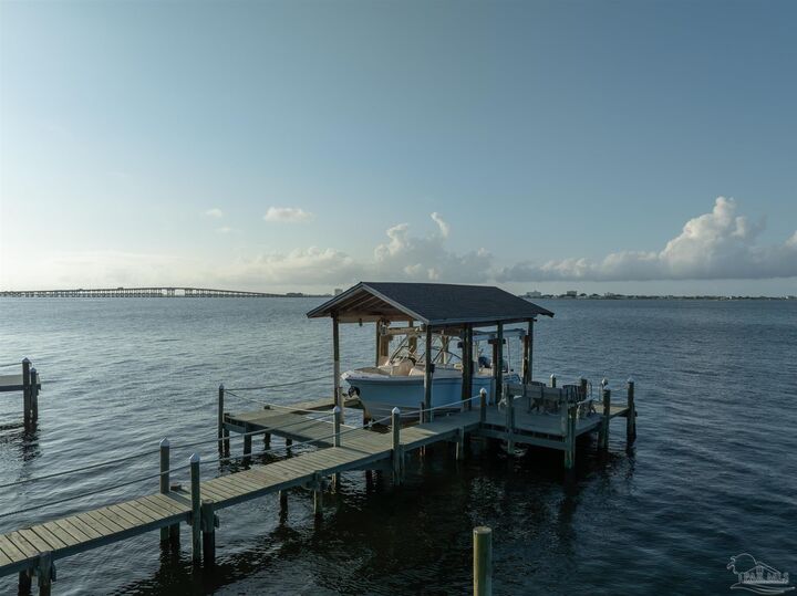 Property Photo: 1203 Soundview Trl FL 32561