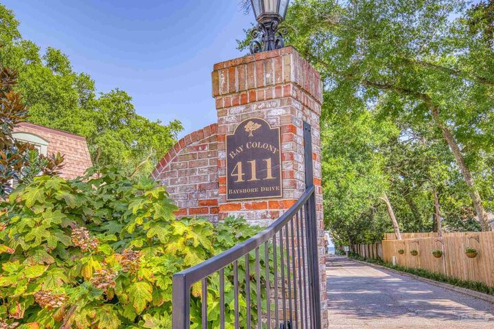Property Photo:  411 Bayshore Dr A  FL 32507 