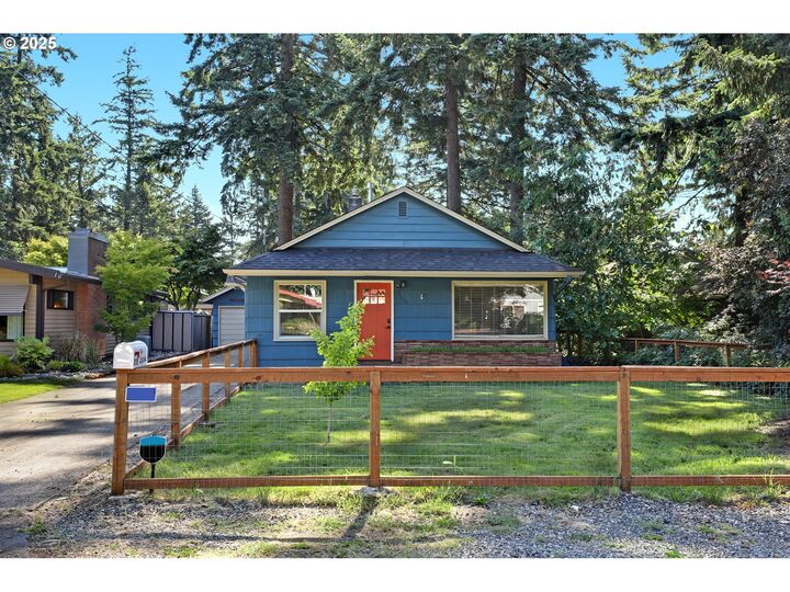 Property Photo:  2150 SE 141st Ave  OR 97233 